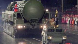 Северна Корея показа нова междуконтинентална ракета на военен парад
